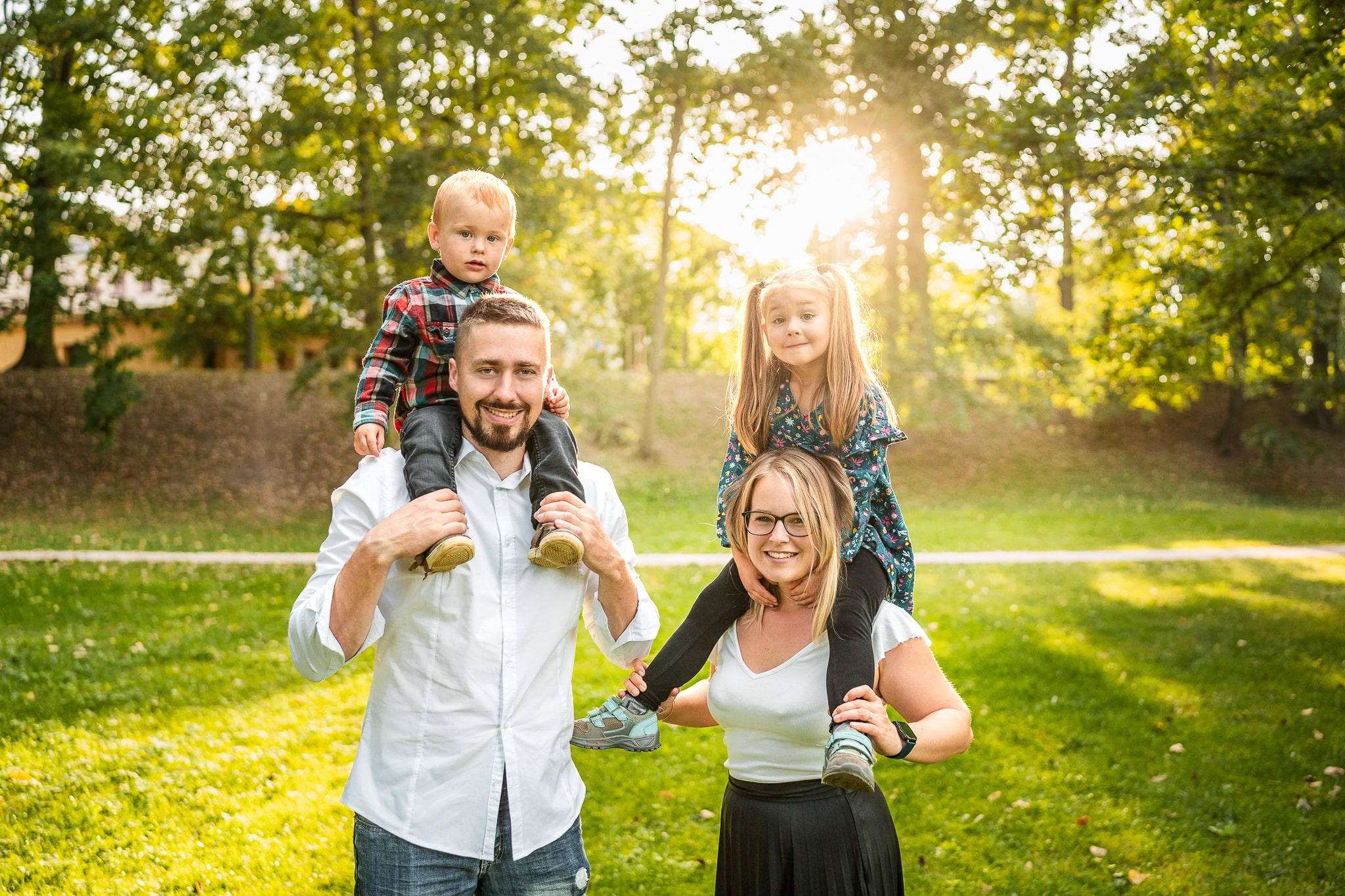 Focení rodin Hradec Králové | Fotografka Eliška Kadlecová Fotografka Hradec Králové - Eliška Kadlecová